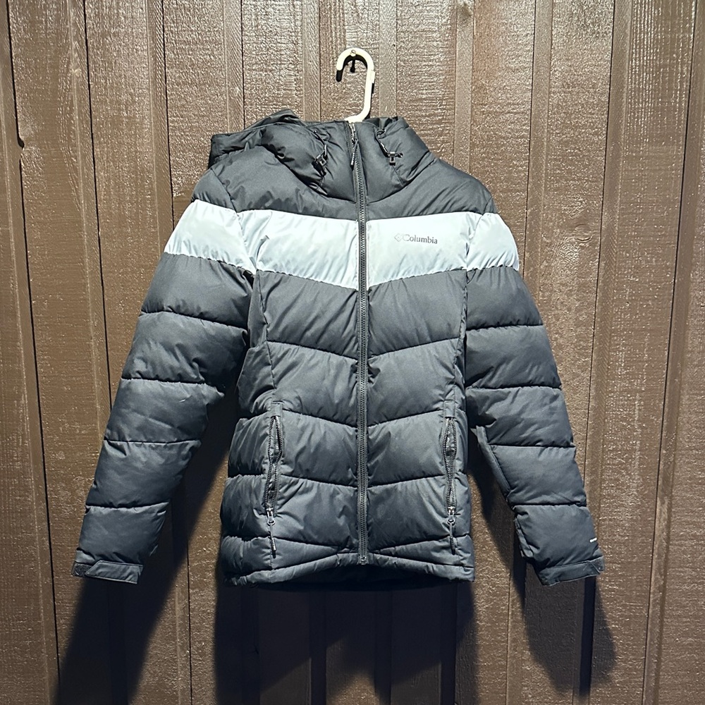 Columbia Women’s Two-Tone Gray Puffer Jacket with Omni Heat